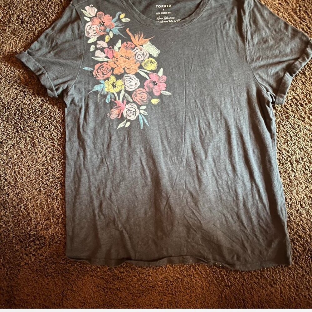 WOMENS DARK GREY TORRID T SHIRT SIZE 16